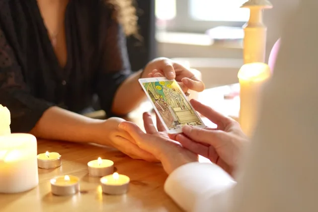 タロット占い当たる確率は？AI占いと比較検証【2026年版】