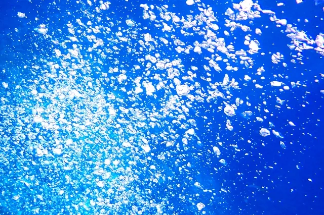 溺れる夢で助かる意味とは？心理とスピリチュアル解説